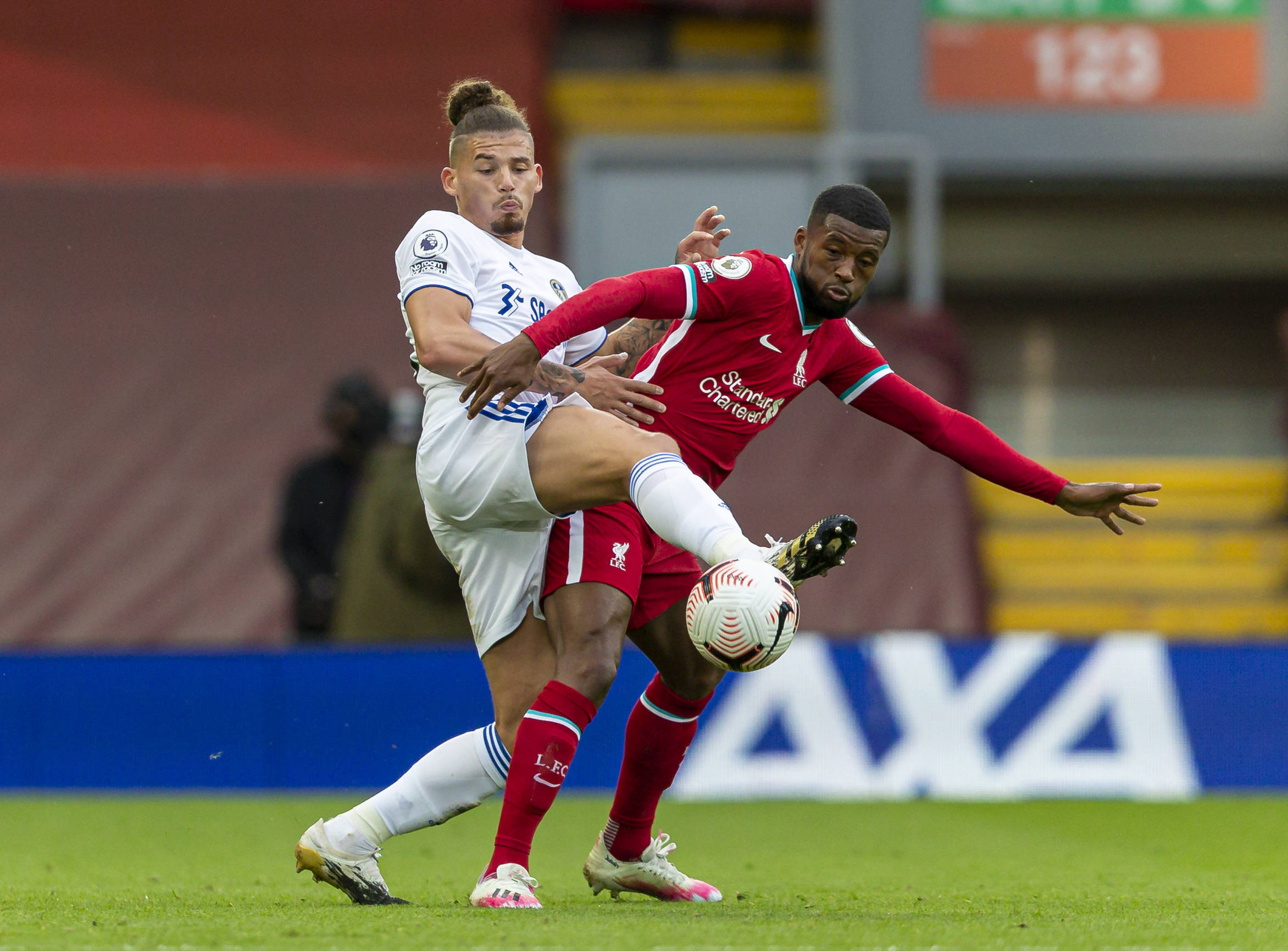 顽强防守的 顽强防守的